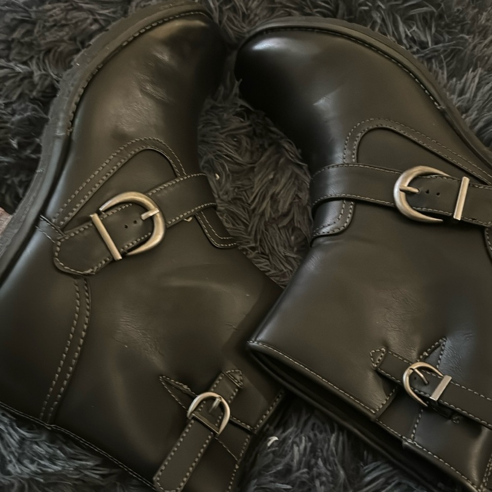 Used once EASTLAND black boots size 11